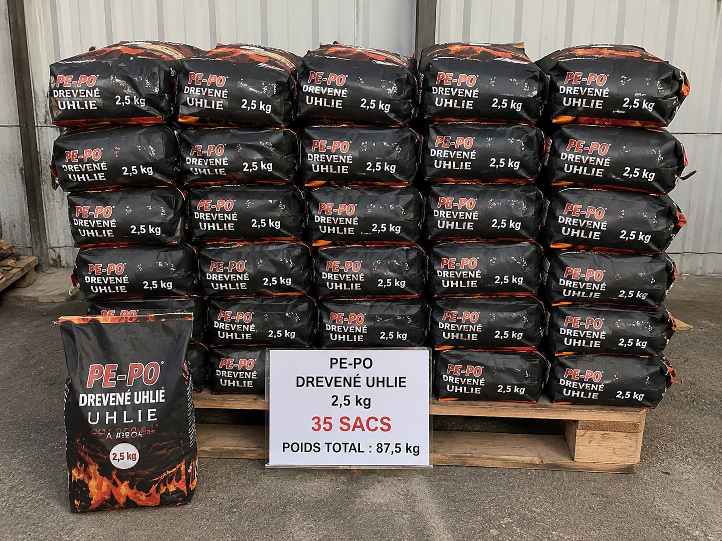 🔥 PE-PO Drevené uhlie – 2,5 kg / 35 vriec X 2,5 kg (87,5 kg)